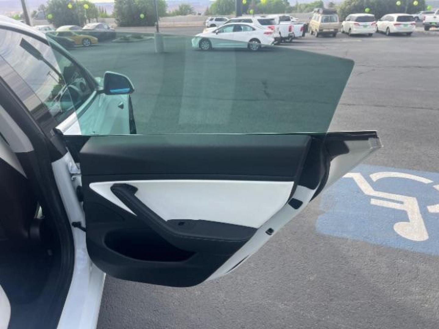 2020 Pearl White Multi-Coat /White/Black Tesla Model 3 Performance Dual Motor All-Wheel Drive (5YJ3E1EC1LF) with an ELECTRIC engine, Continuously Variable Transmission transmission, located at 940 North Main Street, Cedar City, UT, 84720, (435) 628-0023, 37.692936, -113.061897 - ****Price includes $4k IRS EV REBATE**** We are setup with IRS to file the rebate directly and take credit off the price of car. Check with IRS EV website to be sure you qualify. Trump has threatened to end rebate so ACT FAST! Full Self Drivnig Subscription PAID FOR! $8k value. Has small chips - Photo#25