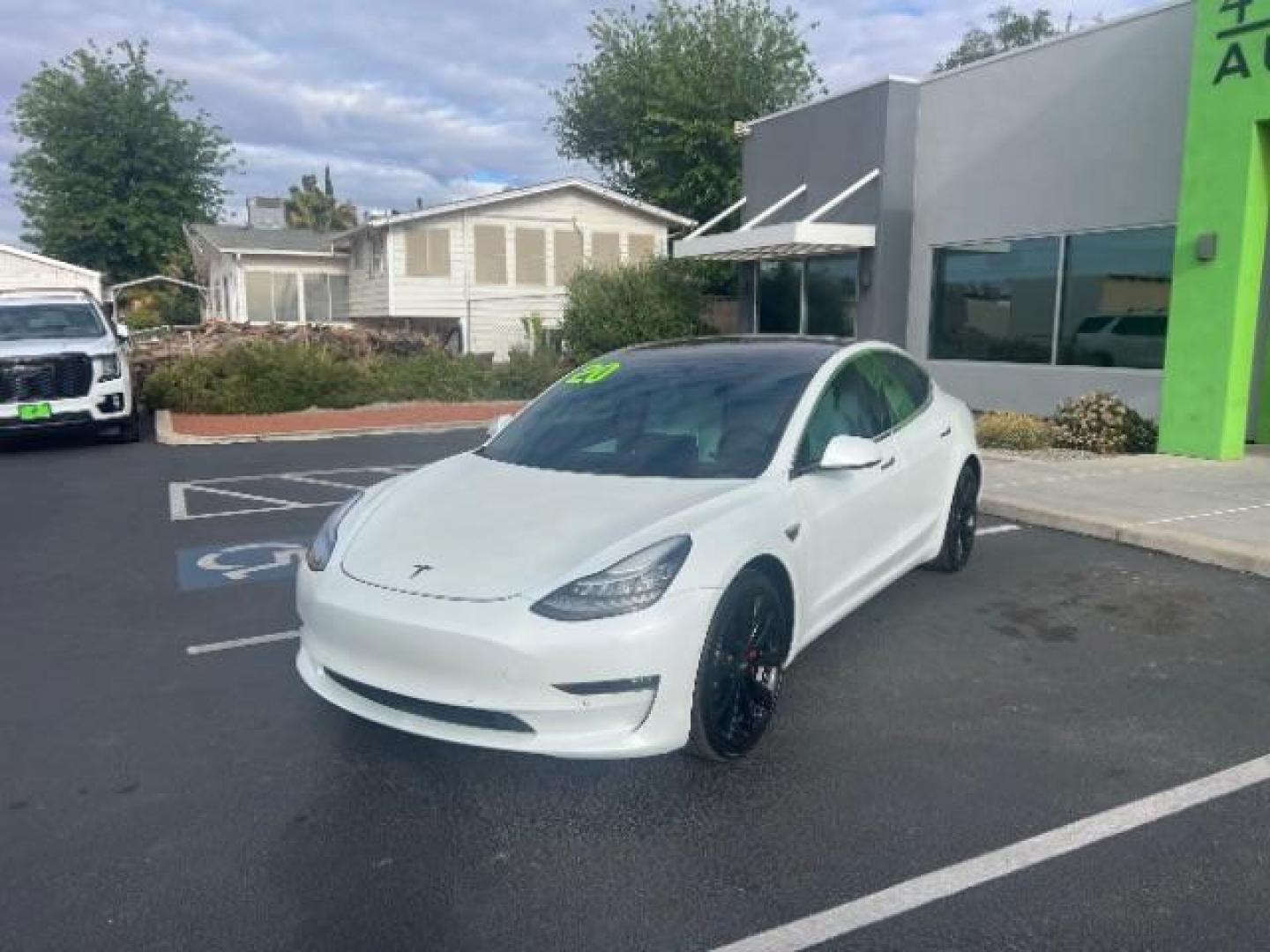 2020 Pearl White Multi-Coat /White/Black Tesla Model 3 Performance Dual Motor All-Wheel Drive (5YJ3E1EC1LF) with an ELECTRIC engine, Continuously Variable Transmission transmission, located at 940 North Main Street, Cedar City, UT, 84720, (435) 628-0023, 37.692936, -113.061897 - ****Price includes $4k IRS EV REBATE**** We are setup with IRS to file the rebate directly and take credit off the price of car. Check with IRS EV website to be sure you qualify. Trump has threatened to end rebate so ACT FAST! Full Self Drivnig Subscription PAID FOR! $8k value. Has small chips - Photo#4