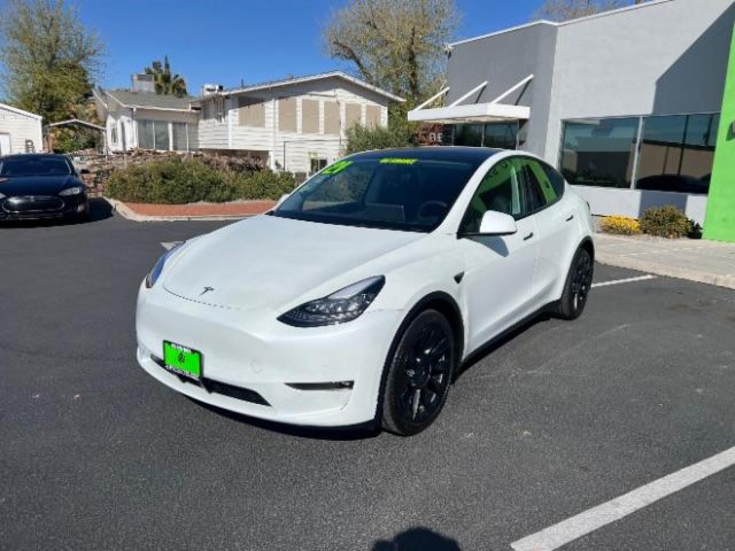 2021 Pearl White Multi-Coat /Black Tesla Model Y Long Range Dual Motor All-Wheel Drive (5YJYGDEE9MF) with an 1.4L L4 DOHC 16V PLUG-IN HYBRID engine, Continuously Variable Transmission transmission, located at 1865 East Red Hills Pkwy, St. George, 84770, (435) 628-0023, 37.120850, -113.543640 - ***PRICE INCLUDES $4k EV REBATE*** Check with IRS website to be sure you qualify for the credit. Excellent condition, LONG RANGE AWD Full motor and battery warranty up to 120k miles. Financing for ALL credit types. Call our stop by. 4 Seasons Auto Southern Utah EV experts! - Photo#4