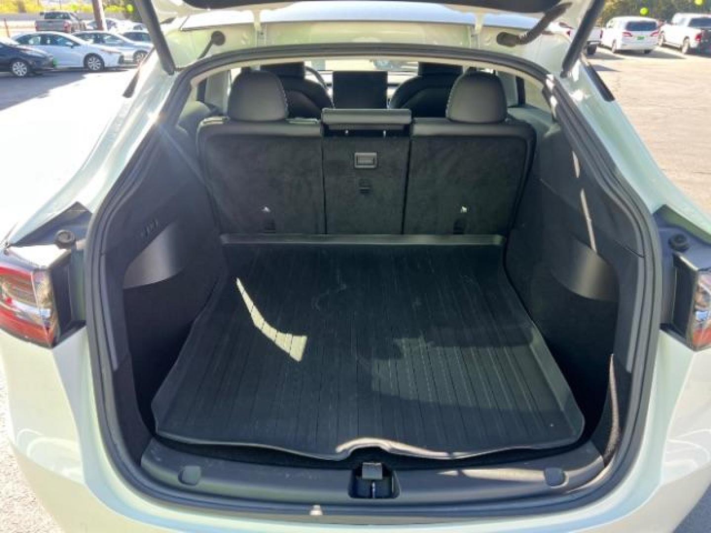 2021 Pearl White Multi-Coat /Black Tesla Model Y Long Range Dual Motor All-Wheel Drive (5YJYGDEE9MF) with an 1.4L L4 DOHC 16V PLUG-IN HYBRID engine, Continuously Variable Transmission transmission, located at 1865 East Red Hills Pkwy, St. George, 84770, (435) 628-0023, 37.120850, -113.543640 - ***PRICE INCLUDES $4k EV REBATE*** Check with IRS website to be sure you qualify for the credit. Excellent condition, LONG RANGE AWD Full motor and battery warranty up to 120k miles. Financing for ALL credit types. Call our stop by. 4 Seasons Auto Southern Utah EV experts! - Photo#22