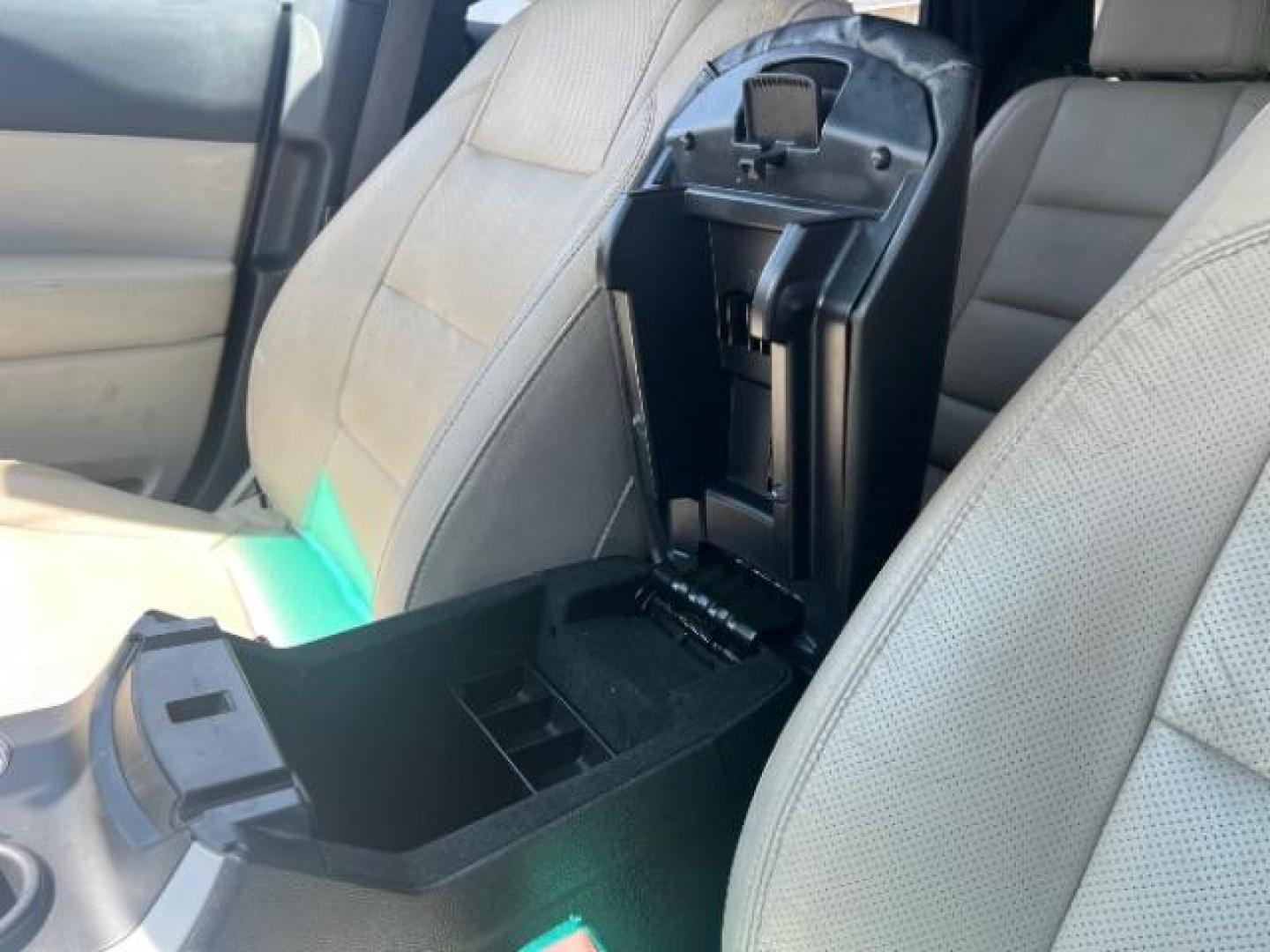2014 White Platinum Metallic Tri-Coat /Medium Light Stone Ford Explorer Limited (1FM5K7F86EG) with an 3.5L V-6 DOHC engine, Continuously Variable Transmission transmission, located at 940 North Main Street, Cedar City, UT, 84720, (435) 628-0023, 37.692936, -113.061897 - We specialize in helping ALL people get the best financing available. No matter your credit score, good, bad or none we can get you an amazing rate. Had a bankruptcy, divorce, or repossessions? We give you the green light to get your credit back on the road. Low down and affordable payments that fit - Photo#20