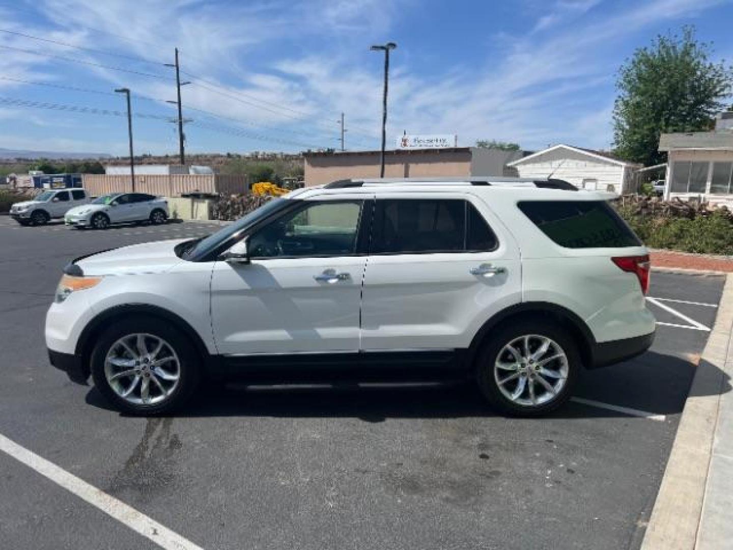 2014 White Platinum Metallic Tri-Coat /Medium Light Stone Ford Explorer Limited (1FM5K7F86EG) with an 3.5L V-6 DOHC engine, Continuously Variable Transmission transmission, located at 940 North Main Street, Cedar City, UT, 84720, (435) 628-0023, 37.692936, -113.061897 - We specialize in helping ALL people get the best financing available. No matter your credit score, good, bad or none we can get you an amazing rate. Had a bankruptcy, divorce, or repossessions? We give you the green light to get your credit back on the road. Low down and affordable payments that fit - Photo#3
