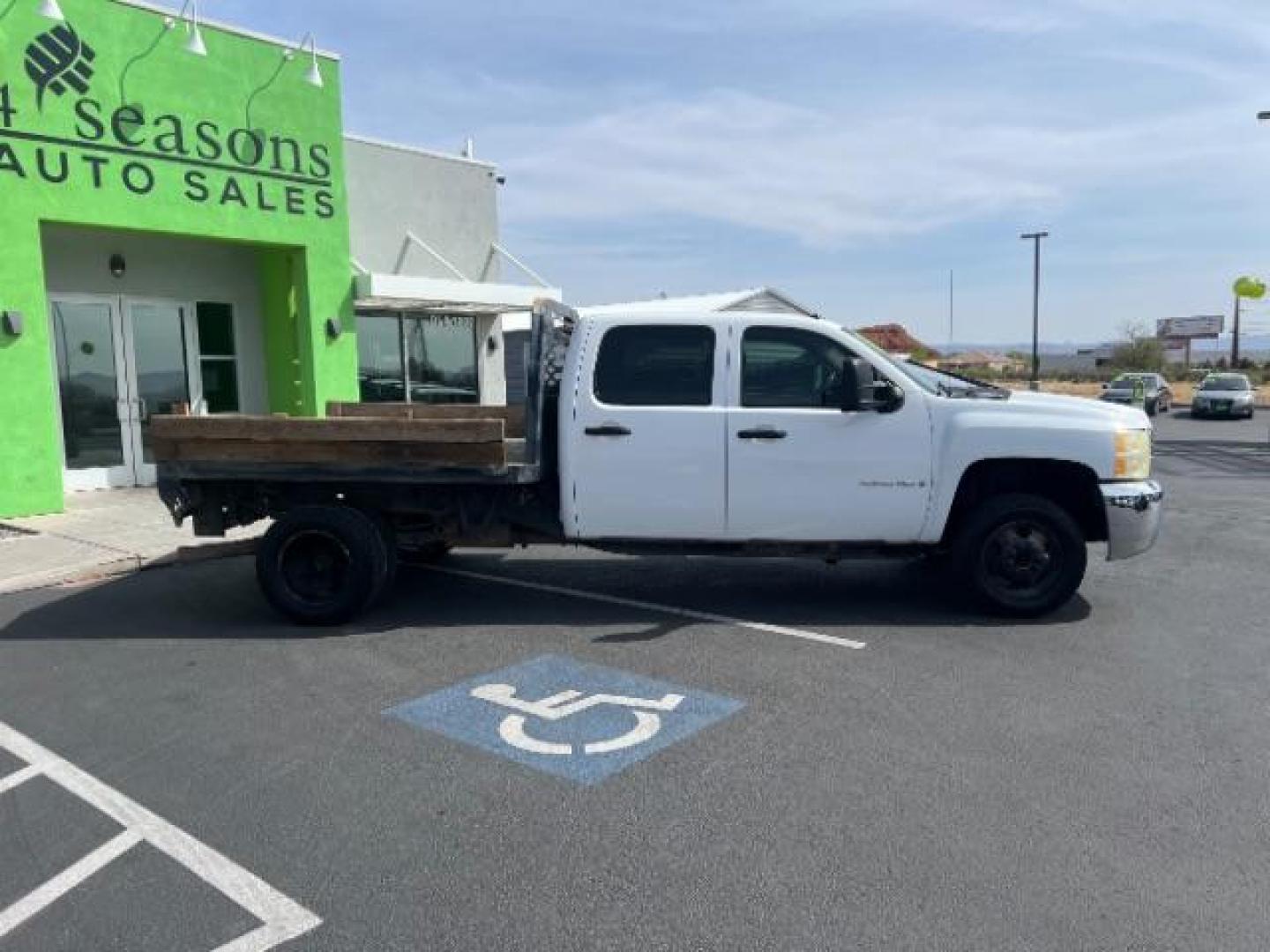 2008 Summit White /Dark Titanium Chevrolet Silverado 3500HD Work Truck (1GCJC33688F) with an Duramax 6.6L V-8 diesel direct injection engine, located at 1865 East Red Hills Pkwy, St. George, 84770, (435) 628-0023, 37.120850, -113.543640 - This vehicle is a Mechanic Special. This means it will need some love. Runs a drives fine but has body damage, leaks or other mechanical issues. It did NOT pass our 50 point inspection. Get a great deal on a less than perfect car. These cars do NOT qualify for our in house financing. Cash and carry, - Photo#7