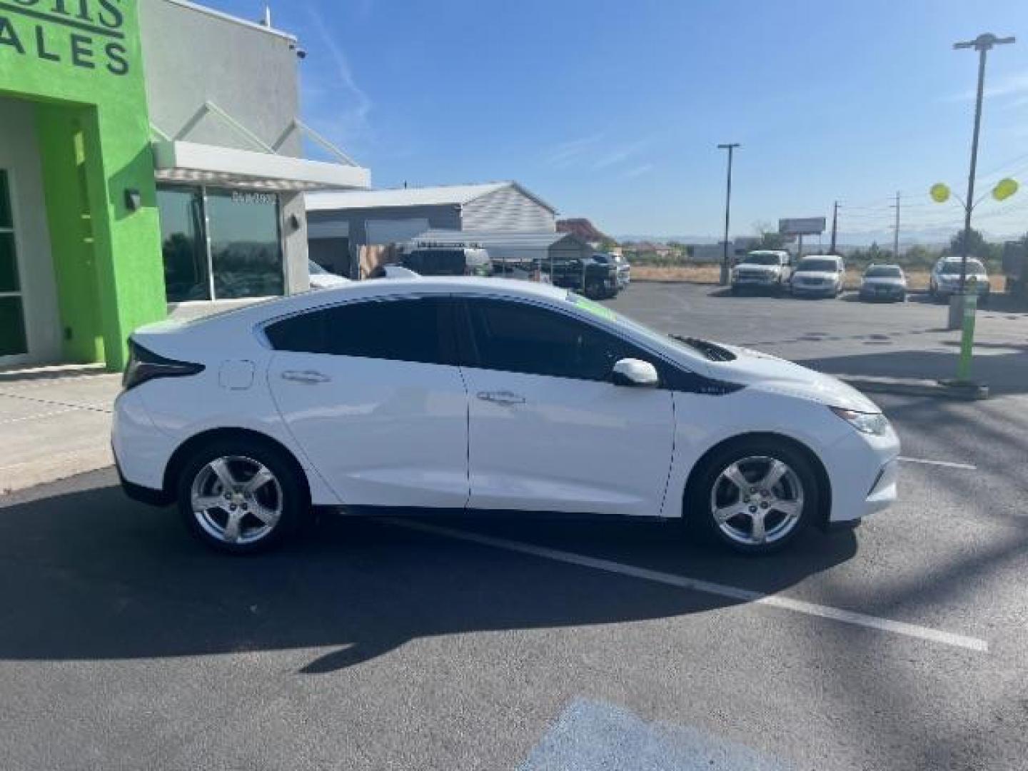 2018 Summit White /Jet Black Chevrolet Volt LT (1G1RC6S55JU) with an Voltec 1.5L I-4 gasoline direct injection engine, Continuously Variable Transmission transmission, located at 1865 East Red Hills Pkwy, St. George, 84770, (435) 628-0023, 37.120850, -113.543640 - ***This vehicle qualifies for the EV/Hybrid tax rebate of up to $4,000*** We are setup with the IRS to receive direct payments within 72 hours. We file the rebate online with IRS and can credit it to your down payment, reduce the sales price OR give you cashback!! These cars will not last and can o - Photo#7