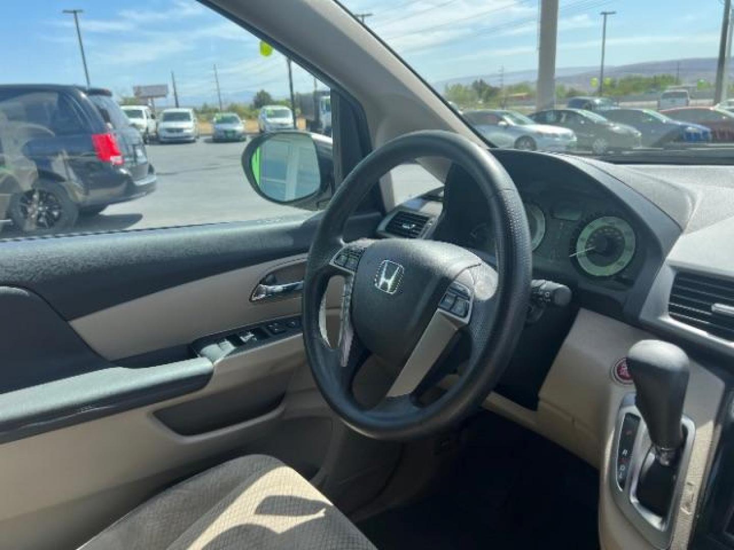 2016 White Diamond Pearl /Beige Honda Odyssey SE (5FNRL5H31GB) with an 3.5L V-6 i-VTEC variable valve control engine, located at 1865 East Red Hills Pkwy, St. George, 84770, (435) 628-0023, 37.120850, -113.543640 - We specialize in helping ALL people get the best financing available. No matter your credit score, good, bad or none we can get you an amazing rate. Had a bankruptcy, divorce, or repossessions? We give you the green light to get your credit back on the road. Low down and affordable payments that fit - Photo#32