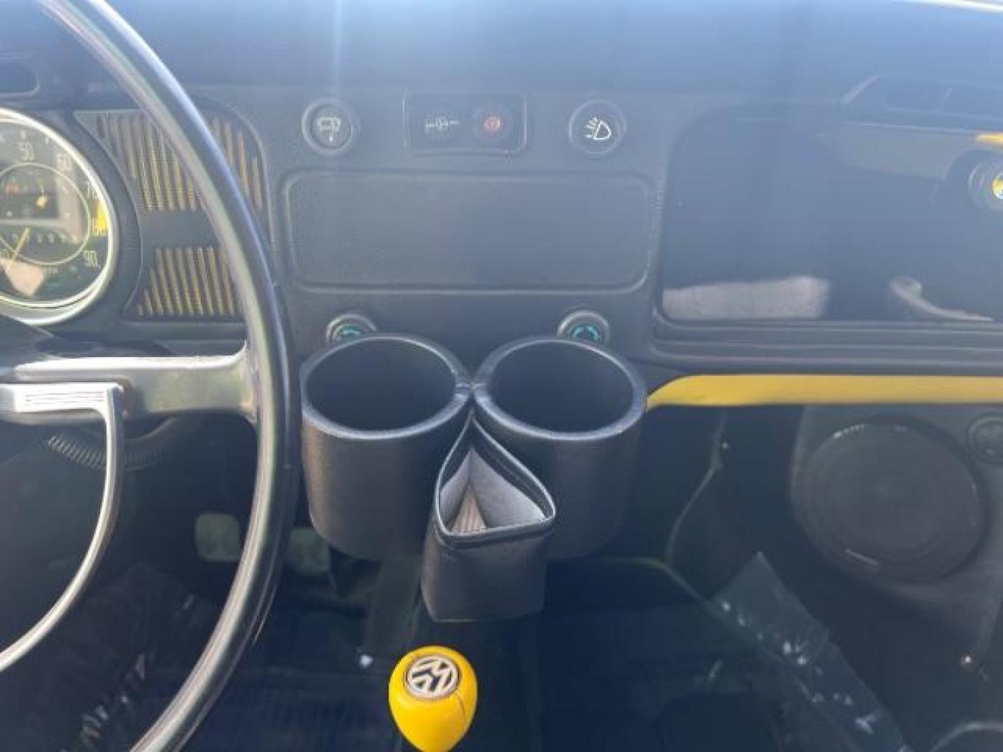 1971 Yellow /Black Interior Volkswagen Super Beetle TY Premium (1513041680) , 5-Speed Manual transmission, located at 1865 East Red Hills Pkwy, St. George, 84770, (435) 628-0023, 37.120850, -113.543640 - Great condition, Collectors special - Photo#17