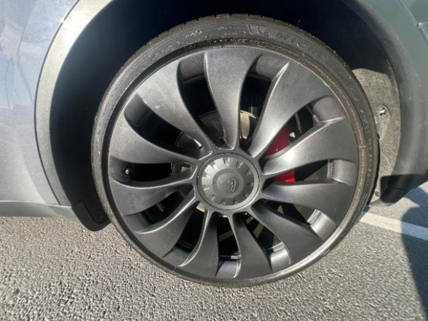 2022 Midnight Silver Metallic /Black Tesla Model Y Performance Dual Motor All-Wheel Drive (7SAYGDEF9NF) with an 2.0L L4 DOHC 16V TUR engine, Continuously Variable Transmission transmission, located at 1865 East Red Hills Pkwy, St. George, 84770, (435) 628-0023, 37.120850, -113.543640 - ****Price includes $4k IRS EV REBATE**** We are setup with IRS to file the rebate directly and take credit off the price of car. Check with IRS EV website to be sure you qualify. Trump has threatened to end rebate so ACT FAST! Full battery and motor warranty up to 120k miles We are THE southern - Photo#12