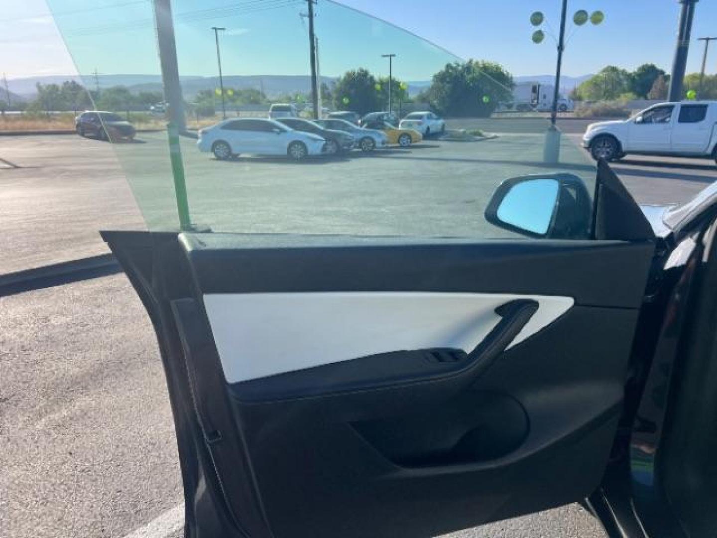 2022 Midnight Silver Metallic /Black Tesla Model Y Performance Dual Motor All-Wheel Drive (7SAYGDEF9NF) with an 2.0L L4 DOHC 16V TUR engine, Continuously Variable Transmission transmission, located at 1865 East Red Hills Pkwy, St. George, 84770, (435) 628-0023, 37.120850, -113.543640 - ****Price includes $4k IRS EV REBATE**** We are setup with IRS to file the rebate directly and take credit off the price of car. Check with IRS EV website to be sure you qualify. Trump has threatened to end rebate so ACT FAST! Full battery and motor warranty up to 120k miles We are THE southern - Photo#14