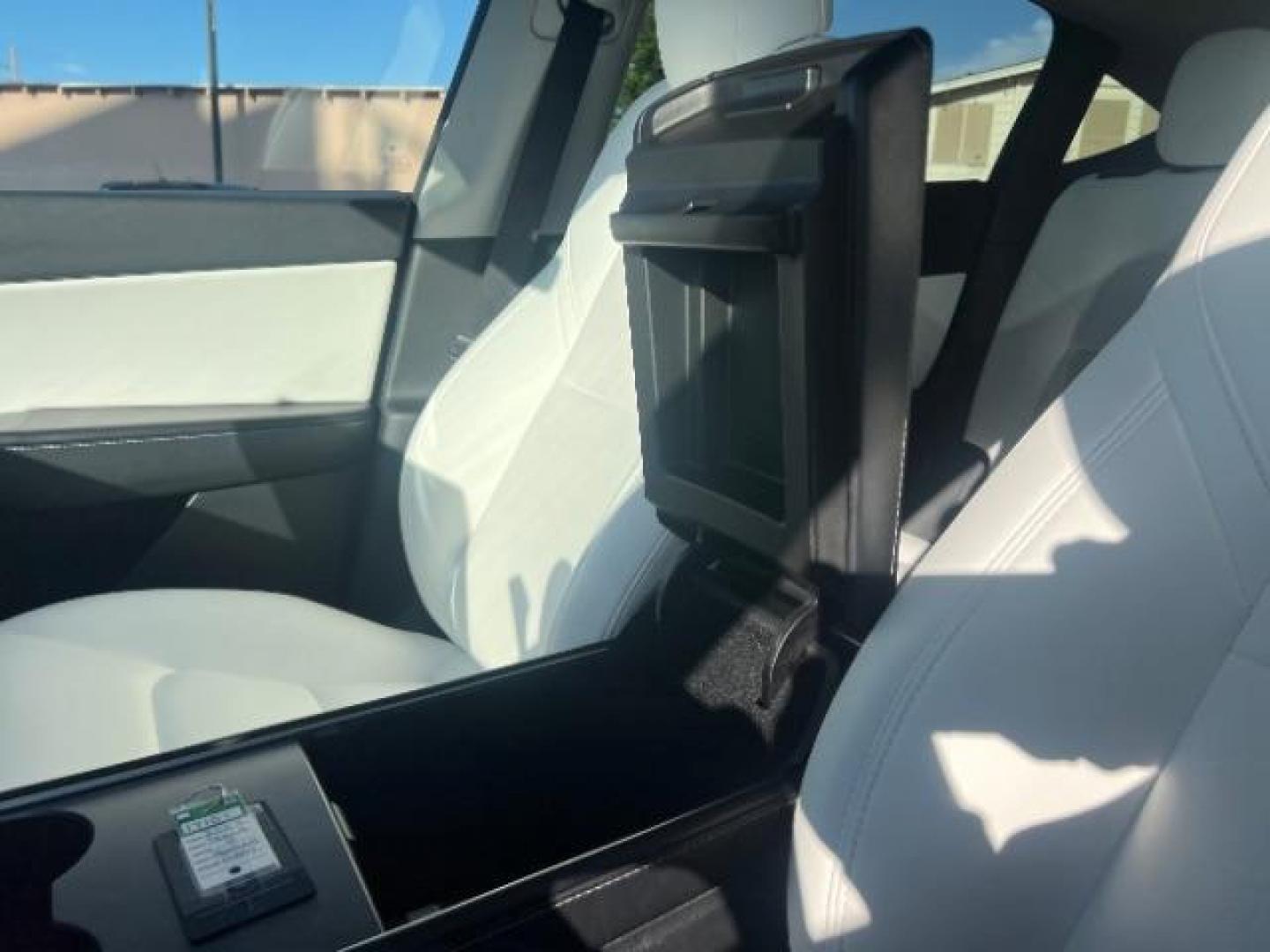 2022 Midnight Silver Metallic /Black Tesla Model Y Performance Dual Motor All-Wheel Drive (7SAYGDEF9NF) with an 2.0L L4 DOHC 16V TUR engine, Continuously Variable Transmission transmission, located at 1865 East Red Hills Pkwy, St. George, 84770, (435) 628-0023, 37.120850, -113.543640 - ****Price includes $4k IRS EV REBATE**** We are setup with IRS to file the rebate directly and take credit off the price of car. Check with IRS EV website to be sure you qualify. Trump has threatened to end rebate so ACT FAST! Full battery and motor warranty up to 120k miles We are THE southern - Photo#19