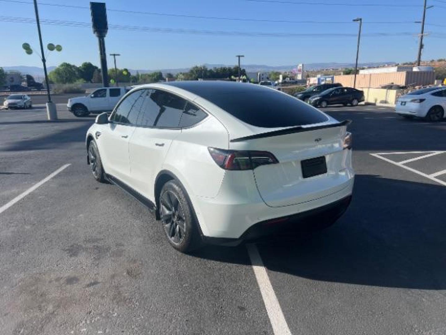 2021 Pearl White Multi-Coat /Black Tesla Model Y Long Range Dual Motor All-Wheel Drive (5YJYGDEE6MF) , Continuously Variable Transmission transmission, located at 1865 East Red Hills Pkwy, St. George, 84770, (435) 628-0023, 37.120850, -113.543640 - Photo#6