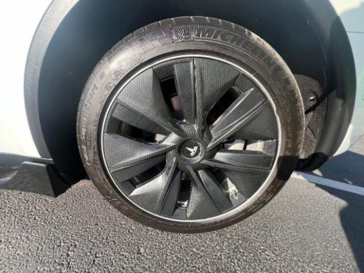2021 Pearl White Multi-Coat /Black Tesla Model Y Long Range Dual Motor All-Wheel Drive (5YJYGDEE6MF) , Continuously Variable Transmission transmission, located at 1865 East Red Hills Pkwy, St. George, 84770, (435) 628-0023, 37.120850, -113.543640 - Photo#12