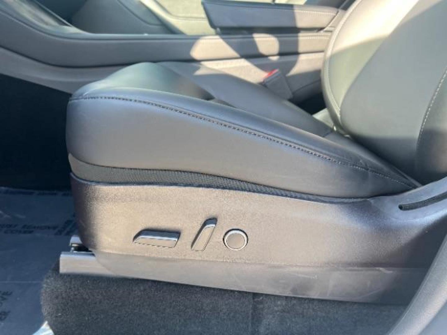 2021 Pearl White Multi-Coat /Black Tesla Model Y Long Range Dual Motor All-Wheel Drive (5YJYGDEE6MF) , Continuously Variable Transmission transmission, located at 1865 East Red Hills Pkwy, St. George, 84770, (435) 628-0023, 37.120850, -113.543640 - Photo#15