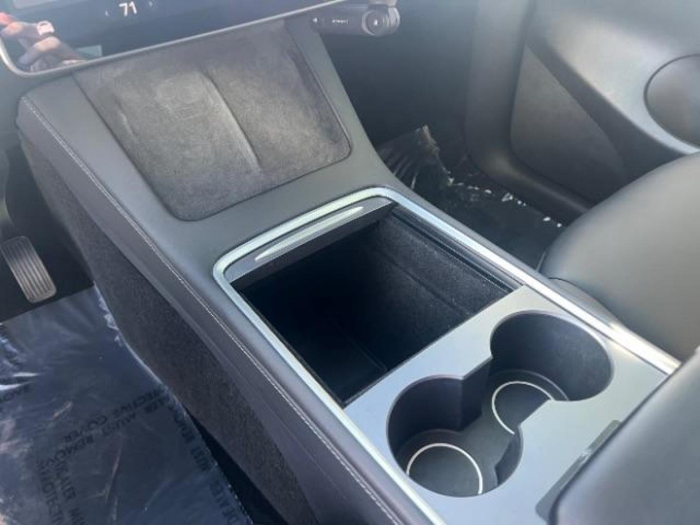 2021 Pearl White Multi-Coat /Black Tesla Model Y Long Range Dual Motor All-Wheel Drive (5YJYGDEE6MF) , Continuously Variable Transmission transmission, located at 1865 East Red Hills Pkwy, St. George, 84770, (435) 628-0023, 37.120850, -113.543640 - Photo#18