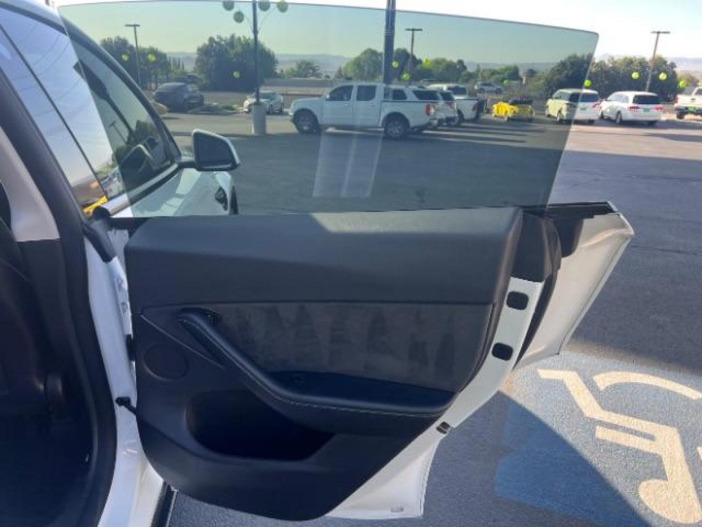 2021 Pearl White Multi-Coat /Black Tesla Model Y Long Range Dual Motor All-Wheel Drive (5YJYGDEE6MF) , Continuously Variable Transmission transmission, located at 1865 East Red Hills Pkwy, St. George, 84770, (435) 628-0023, 37.120850, -113.543640 - Photo#25
