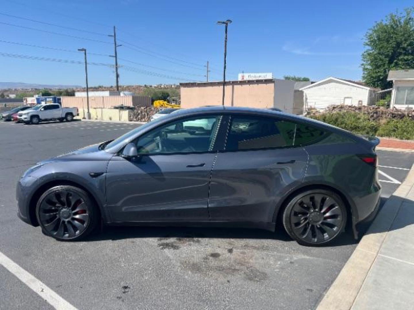 2022 Midnight Silver Metallic /Black Tesla Model Y Performance Dual Motor All-Wheel Drive (7SAYGDEF8NF) , Continuously Variable Transmission transmission, located at 1865 East Red Hills Pkwy, St. George, 84770, (435) 628-0023, 37.120850, -113.543640 - Excellent Performance AWD Full factory battery and motor warranty up to 120k miles Call or text us for more info We are the Southern Utah TESLA experts - Photo#5
