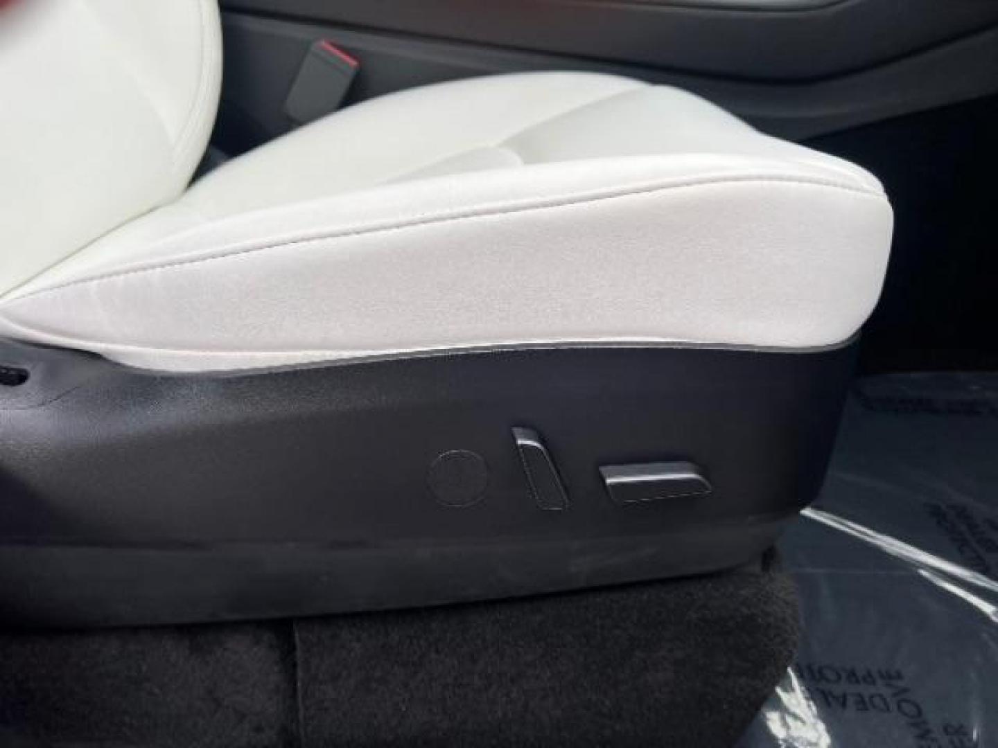 2022 Midnight Silver Metallic /White/Black Tesla Model Y Performance Dual Motor All-Wheel Drive (7SAYGDEF4NF) with an ELECTRIC engine, Continuously Variable Transmission transmission, located at 1865 East Red Hills Pkwy, St. George, 84770, (435) 628-0023, 37.120850, -113.543640 - ****Price includes $4k IRS EV REBATE**** We are setup with IRS to file the rebate directly and take credit off the price of car. Check with IRS EV website to be sure you qualify. Trump has threatened to end rebate so ACT FAST! Title branded as BUY BACK. Tesla bought car back to fix small electron - Photo#28