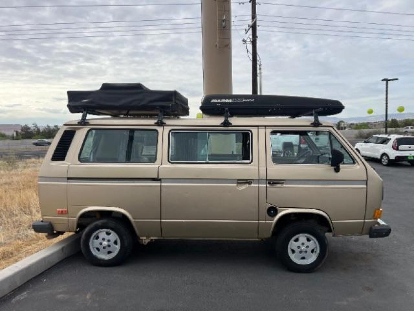 1987 Beige /Tan/Brown Cloth Interior Volkswagen Vanagon Bus (WV2YB0254HH) with an 2.1L L4 OHV 8V engine, located at 1865 East Red Hills Pkwy, St. George, 84770, (435) 628-0023, 37.120850, -113.543640 - Photo#7