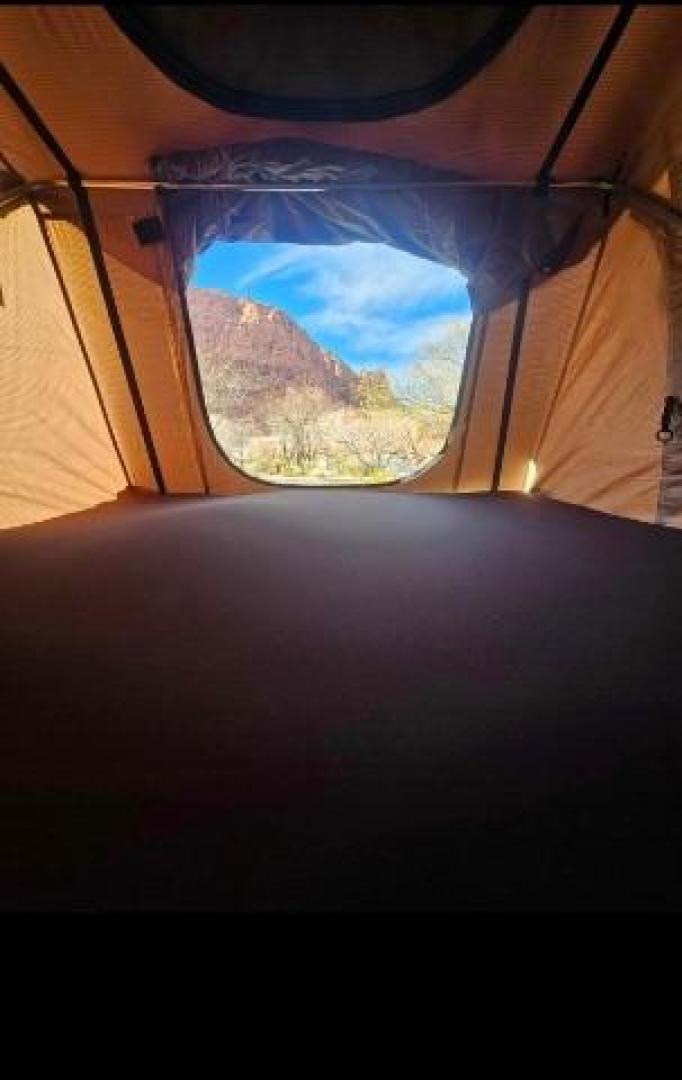 1987 Beige /Tan/Brown Cloth Interior Volkswagen Vanagon Bus (WV2YB0254HH) with an 2.1L L4 OHV 8V engine, located at 1865 East Red Hills Pkwy, St. George, 84770, (435) 628-0023, 37.120850, -113.543640 - Photo#10