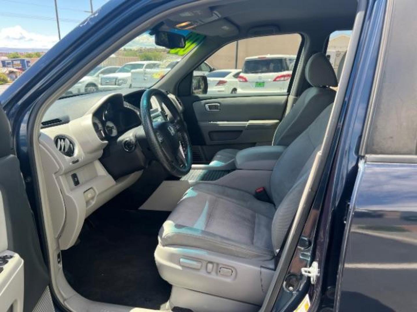 2009 Bali Blue Pearl /Gray Honda Pilot EX (5FNYF38449B) with an 3.5L V-6 i-VTEC VCM variable valve control engine, Automatic transmission, located at 1865 East Red Hills Pkwy, St. George, 84770, (435) 628-0023, 37.120850, -113.543640 - We specialize in helping ALL people get the best financing available. No matter your credit score, good, bad or none we can get you an amazing rate. Had a bankruptcy, divorce, or repossessions? We give you the green light to get your credit back on the road. Low down and affordable payments that fit - Photo#14