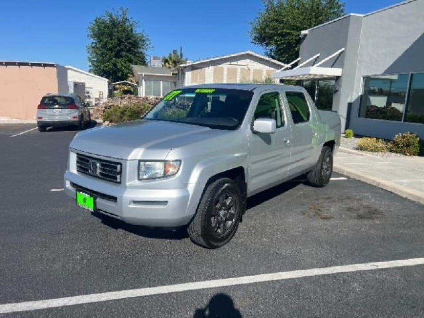 2007 Billet Silver Metallic /Gray Leather Interior Honda Ridgeline RTL (2HJYK16547H) with an 3.5L V6 SOHC 24V engine, 5-Speed Automatic transmission, located at 1865 East Red Hills Pkwy, St. George, 84770, (435) 628-0023, 37.120850, -113.543640 - Photo#2