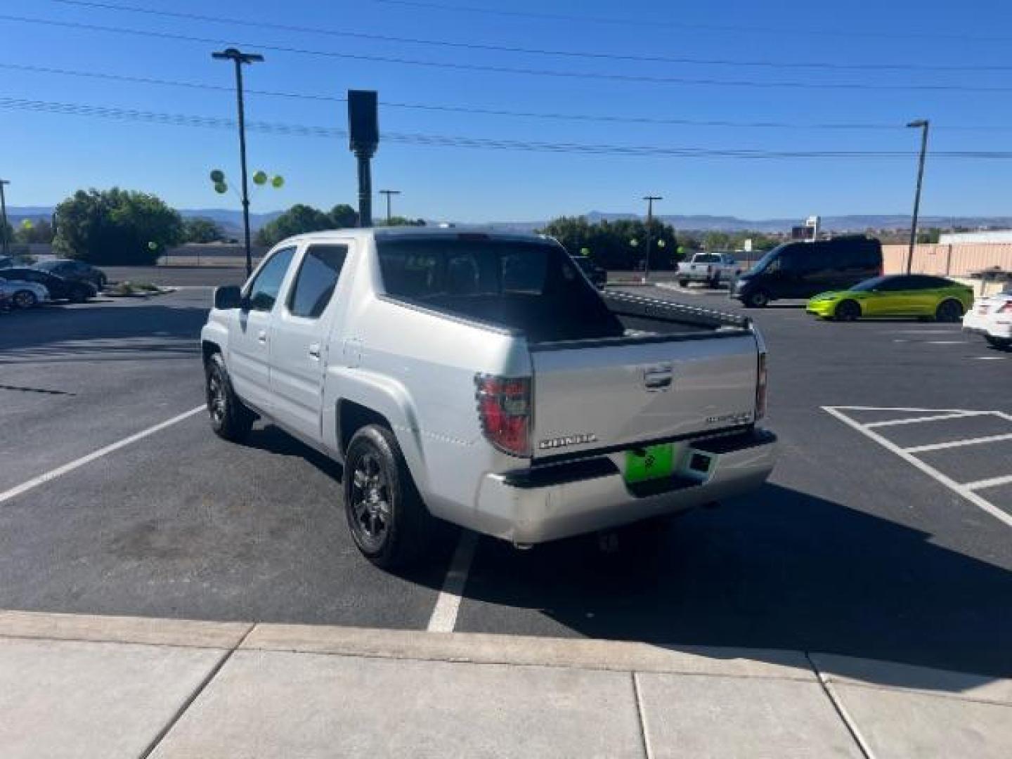2007 Billet Silver Metallic /Gray Leather Interior Honda Ridgeline RTL (2HJYK16547H) with an 3.5L V6 SOHC 24V engine, 5-Speed Automatic transmission, located at 1865 East Red Hills Pkwy, St. George, 84770, (435) 628-0023, 37.120850, -113.543640 - Photo#4