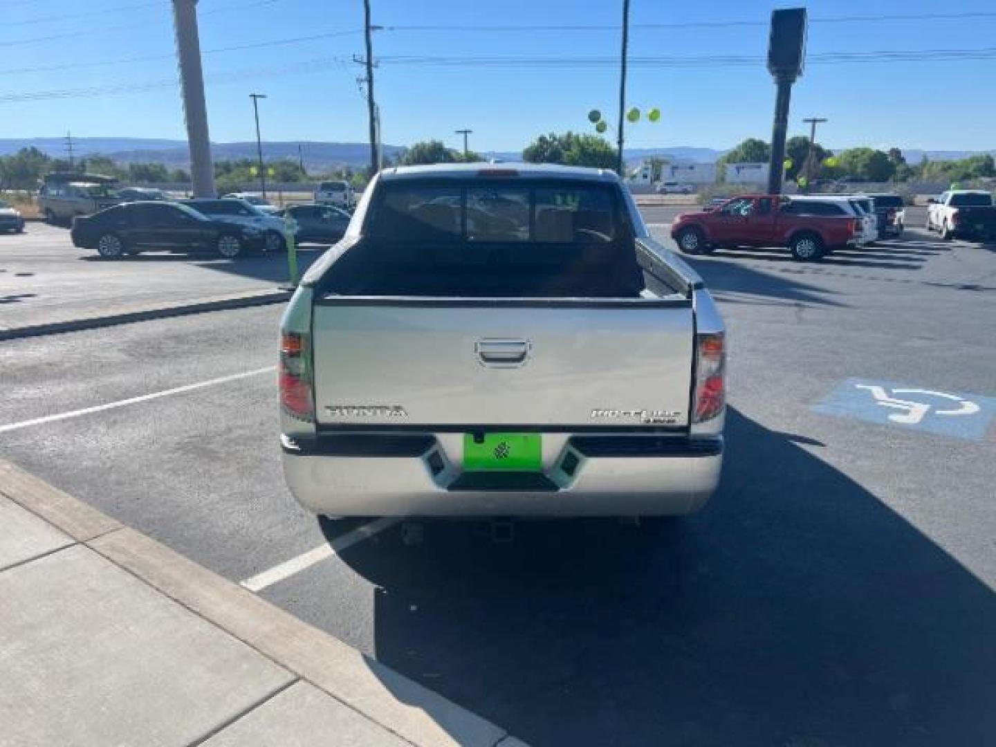 2007 Billet Silver Metallic /Gray Leather Interior Honda Ridgeline RTL (2HJYK16547H) with an 3.5L V6 SOHC 24V engine, 5-Speed Automatic transmission, located at 1865 East Red Hills Pkwy, St. George, 84770, (435) 628-0023, 37.120850, -113.543640 - Photo#5