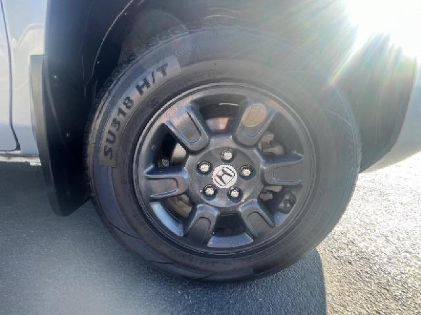 2007 Billet Silver Metallic /Gray Leather Interior Honda Ridgeline RTL (2HJYK16547H) with an 3.5L V6 SOHC 24V engine, 5-Speed Automatic transmission, located at 1865 East Red Hills Pkwy, St. George, 84770, (435) 628-0023, 37.120850, -113.543640 - Photo#9