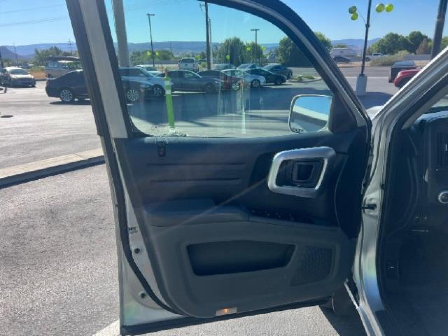 2007 Billet Silver Metallic /Gray Leather Interior Honda Ridgeline RTL (2HJYK16547H) with an 3.5L V6 SOHC 24V engine, 5-Speed Automatic transmission, located at 1865 East Red Hills Pkwy, St. George, 84770, (435) 628-0023, 37.120850, -113.543640 - Photo#12