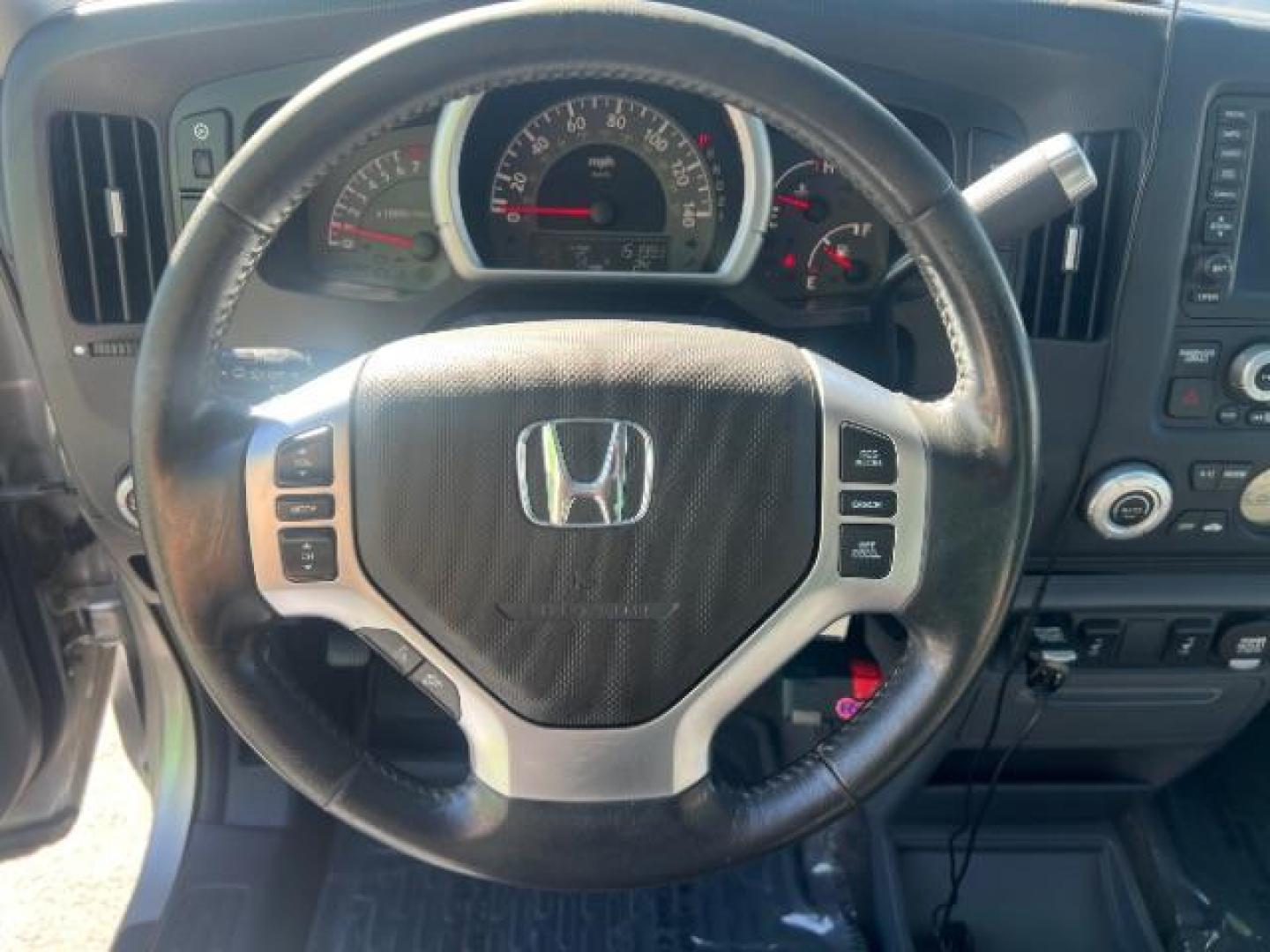 2007 Billet Silver Metallic /Gray Leather Interior Honda Ridgeline RTL (2HJYK16547H) with an 3.5L V6 SOHC 24V engine, 5-Speed Automatic transmission, located at 1865 East Red Hills Pkwy, St. George, 84770, (435) 628-0023, 37.120850, -113.543640 - Photo#16