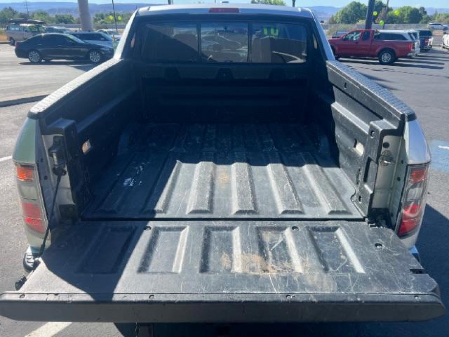 2007 Billet Silver Metallic /Gray Leather Interior Honda Ridgeline RTL (2HJYK16547H) with an 3.5L V6 SOHC 24V engine, 5-Speed Automatic transmission, located at 1865 East Red Hills Pkwy, St. George, 84770, (435) 628-0023, 37.120850, -113.543640 - Photo#24