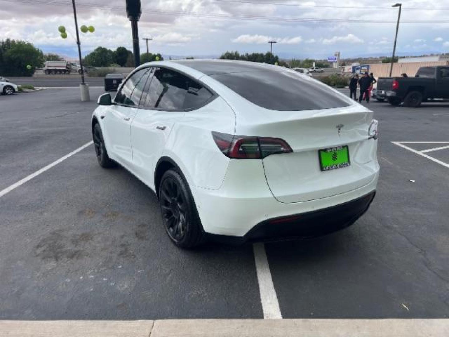 2022 Pearl White Multi-Coat /Black Tesla Model Y Long Range Dual Motor All-Wheel Drive (7SAYGDEE3NF) with an ELECTRIC engine, Continuously Variable Transmission transmission, located at 1865 East Red Hills Pkwy, St. George, 84770, (435) 628-0023, 37.120850, -113.543640 - ****Price includes $4k IRS EV REBATE**** We are setup with IRS to file the rebate directly and take credit off the price of car. Check with IRS EV website to be sure you qualify. Trump has threatened to end rebate so ACT FAST! Gets 305 miles on full charge! Acceleration Boost Paid For $2k Value - Photo#6