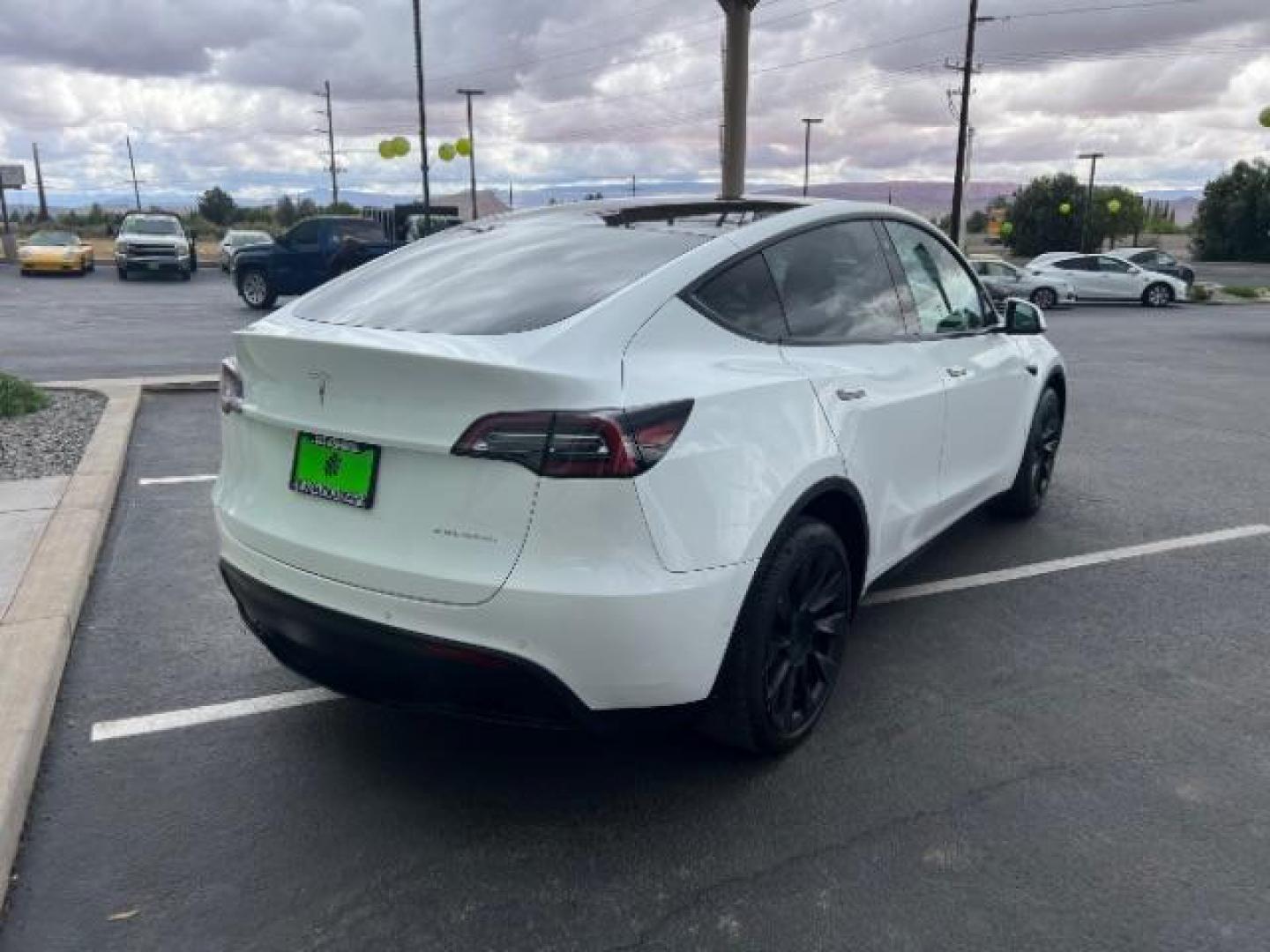 2022 Pearl White Multi-Coat /Black Tesla Model Y Long Range Dual Motor All-Wheel Drive (7SAYGDEE3NF) with an ELECTRIC engine, Continuously Variable Transmission transmission, located at 1865 East Red Hills Pkwy, St. George, 84770, (435) 628-0023, 37.120850, -113.543640 - ****Price includes $4k IRS EV REBATE**** We are setup with IRS to file the rebate directly and take credit off the price of car. Check with IRS EV website to be sure you qualify. Trump has threatened to end rebate so ACT FAST! Gets 305 miles on full charge! Acceleration Boost Paid For $2k Value - Photo#8