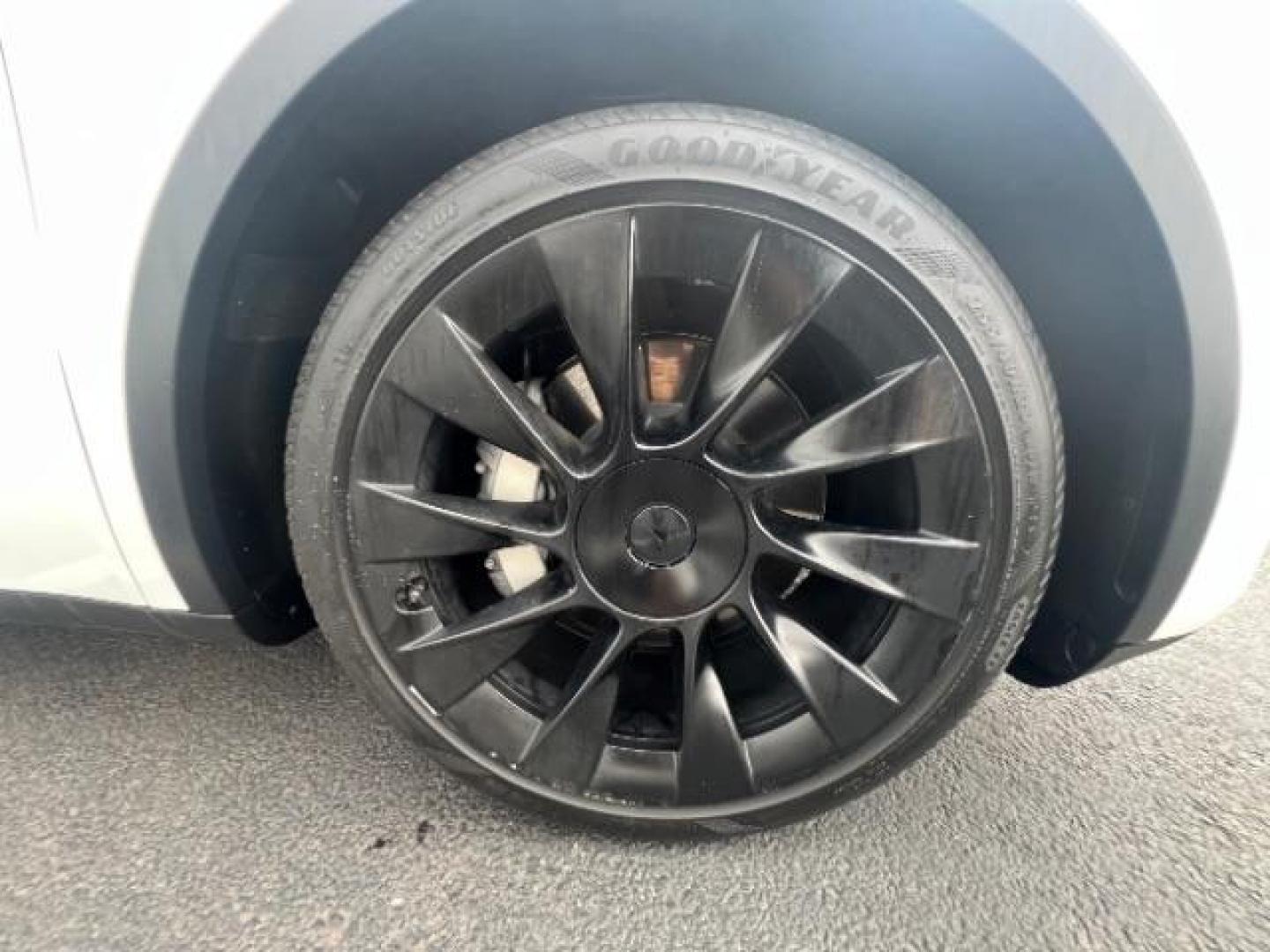 2022 Pearl White Multi-Coat /Black Tesla Model Y Long Range Dual Motor All-Wheel Drive (7SAYGDEE3NF) with an ELECTRIC engine, Continuously Variable Transmission transmission, located at 1865 East Red Hills Pkwy, St. George, 84770, (435) 628-0023, 37.120850, -113.543640 - ****Price includes $4k IRS EV REBATE**** We are setup with IRS to file the rebate directly and take credit off the price of car. Check with IRS EV website to be sure you qualify. Trump has threatened to end rebate so ACT FAST! Gets 305 miles on full charge! Acceleration Boost Paid For $2k Value - Photo#10
