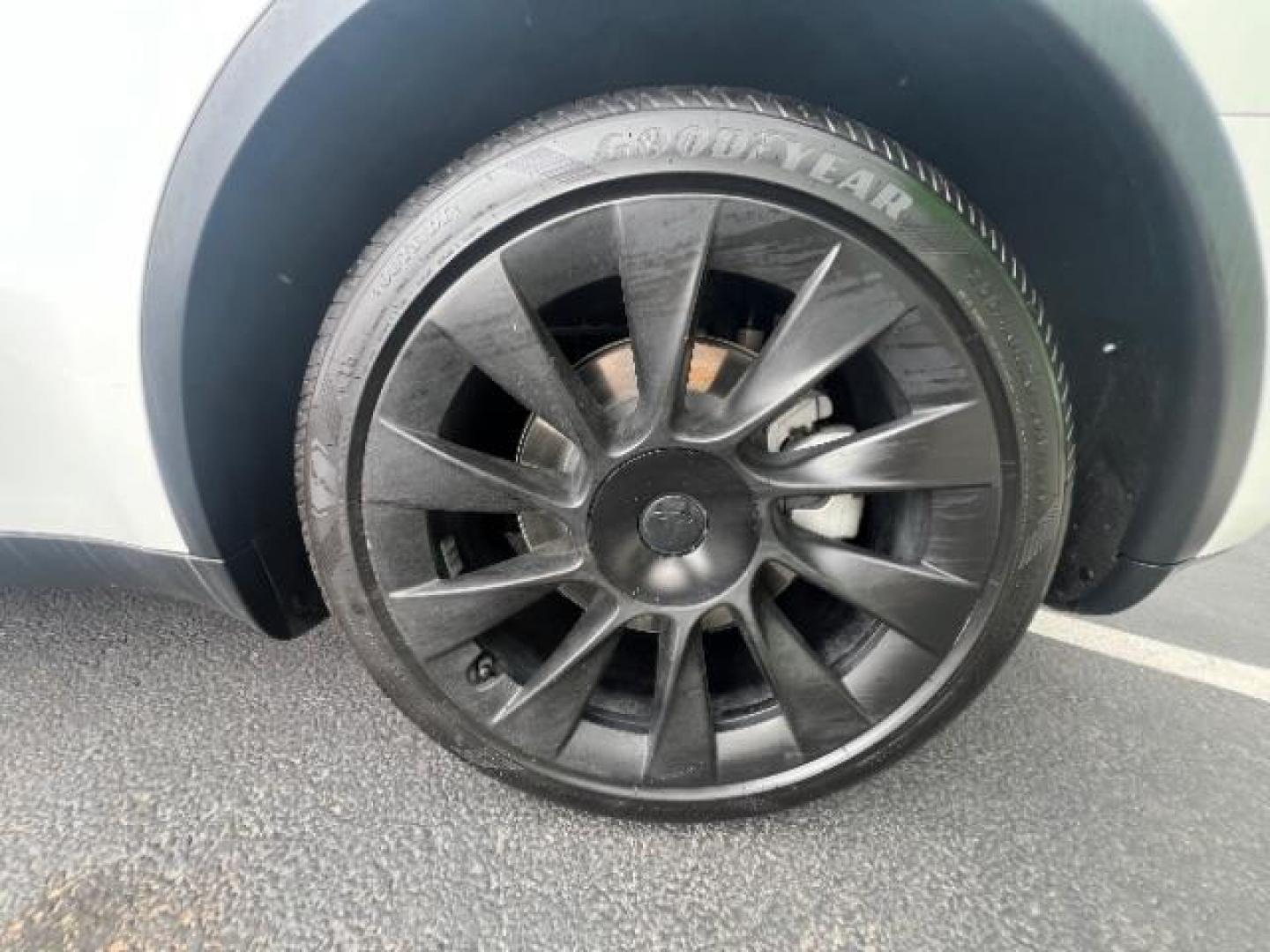 2022 Pearl White Multi-Coat /Black Tesla Model Y Long Range Dual Motor All-Wheel Drive (7SAYGDEE3NF) with an ELECTRIC engine, Continuously Variable Transmission transmission, located at 1865 East Red Hills Pkwy, St. George, 84770, (435) 628-0023, 37.120850, -113.543640 - ****Price includes $4k IRS EV REBATE**** We are setup with IRS to file the rebate directly and take credit off the price of car. Check with IRS EV website to be sure you qualify. Trump has threatened to end rebate so ACT FAST! Gets 305 miles on full charge! Acceleration Boost Paid For $2k Value - Photo#12