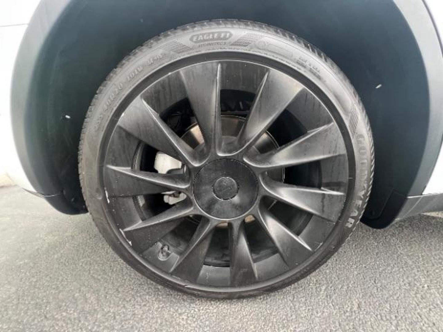 2022 Pearl White Multi-Coat /Black Tesla Model Y Long Range Dual Motor All-Wheel Drive (7SAYGDEE3NF) with an ELECTRIC engine, Continuously Variable Transmission transmission, located at 1865 East Red Hills Pkwy, St. George, 84770, (435) 628-0023, 37.120850, -113.543640 - ****Price includes $4k IRS EV REBATE**** We are setup with IRS to file the rebate directly and take credit off the price of car. Check with IRS EV website to be sure you qualify. Trump has threatened to end rebate so ACT FAST! Gets 305 miles on full charge! Acceleration Boost Paid For $2k Value - Photo#13