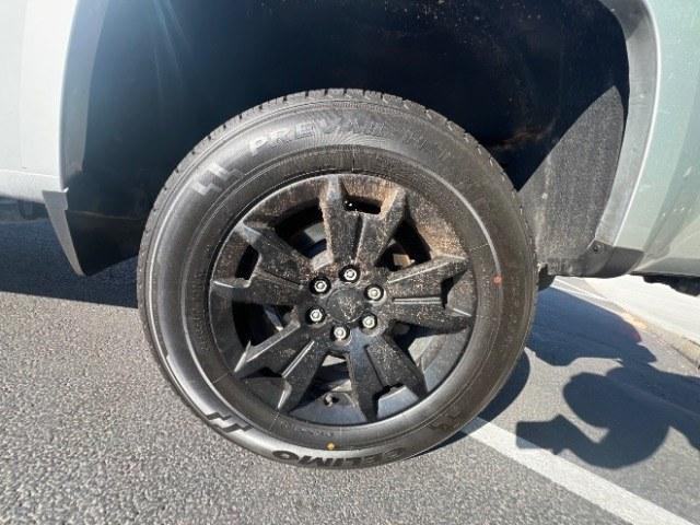 2017 Silver Ice Metallic /Jet Black/Dark Ash Chevrolet Colorado WT (1GCHSBEN2H1) with an 3.6L V-6 gasoline direct injection engine, Automatic transmission, located at 940 North Main Street, Cedar City, UT, 84720, (435) 628-0023, 37.692936, -113.061897 - We specialize in helping ALL people get the best financing available. No matter your credit score, good, bad or none we can get you an amazing rate. Had a bankruptcy, divorce, or repossessions? We give you the green light to get your credit back on the road. Low down and affordable payments that fit- Photo#8