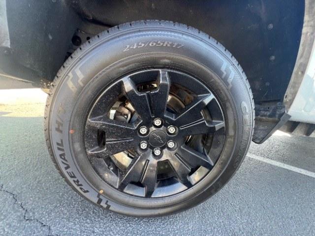 2017 Silver Ice Metallic /Jet Black/Dark Ash Chevrolet Colorado WT (1GCHSBEN2H1) with an 3.6L V-6 gasoline direct injection engine, Automatic transmission, located at 940 North Main Street, Cedar City, UT, 84720, (435) 628-0023, 37.692936, -113.061897 - We specialize in helping ALL people get the best financing available. No matter your credit score, good, bad or none we can get you an amazing rate. Had a bankruptcy, divorce, or repossessions? We give you the green light to get your credit back on the road. Low down and affordable payments that fit- Photo#9