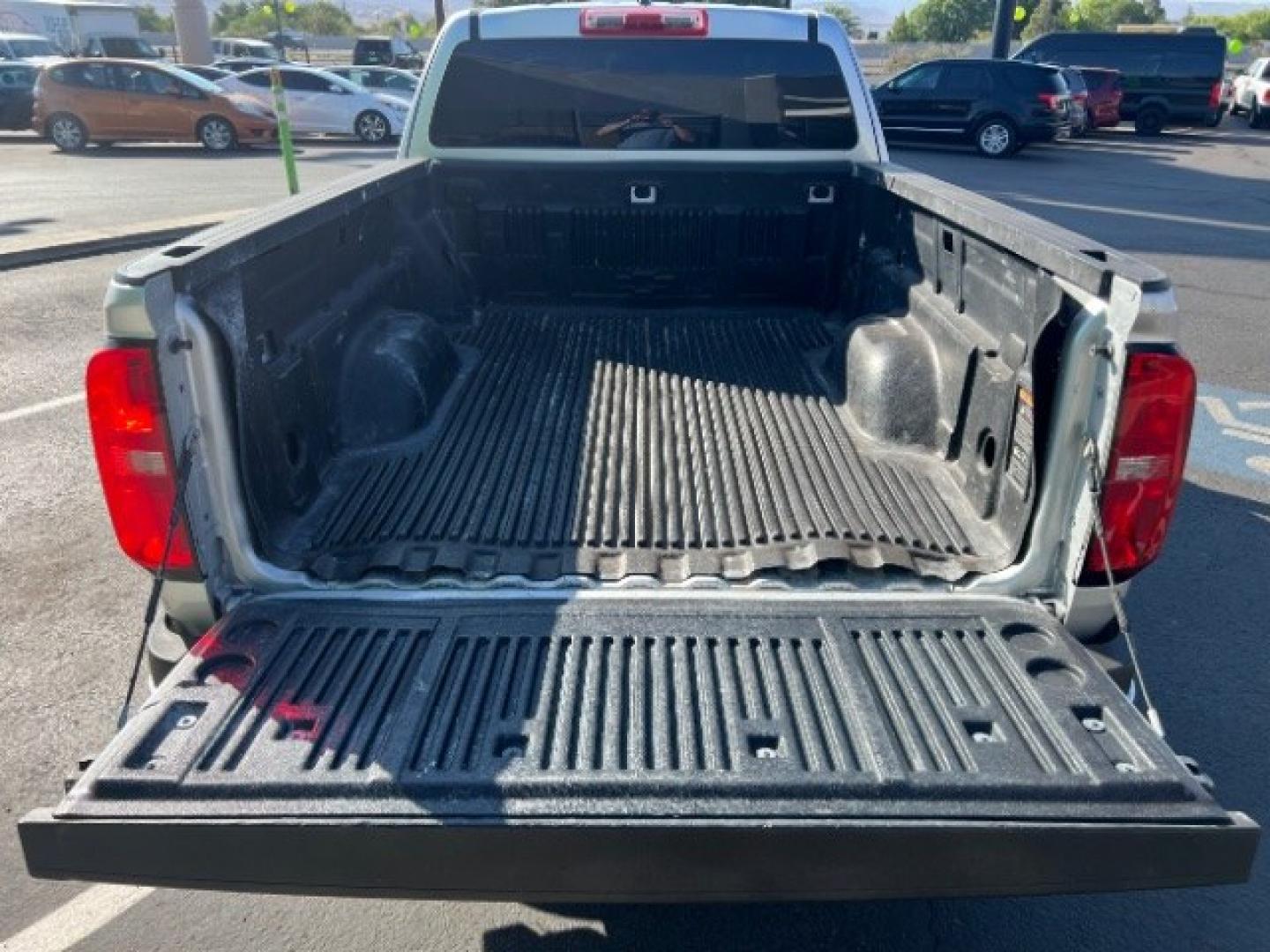 2017 Silver Ice Metallic /Jet Black/Dark Ash Chevrolet Colorado WT (1GCHSBEN2H1) with an 3.6L V-6 gasoline direct injection engine, Automatic transmission, located at 940 North Main Street, Cedar City, UT, 84720, (435) 628-0023, 37.692936, -113.061897 - We specialize in helping ALL people get the best financing available. No matter your credit score, good, bad or none we can get you an amazing rate. Had a bankruptcy, divorce, or repossessions? We give you the green light to get your credit back on the road. Low down and affordable payments that fit- Photo#22