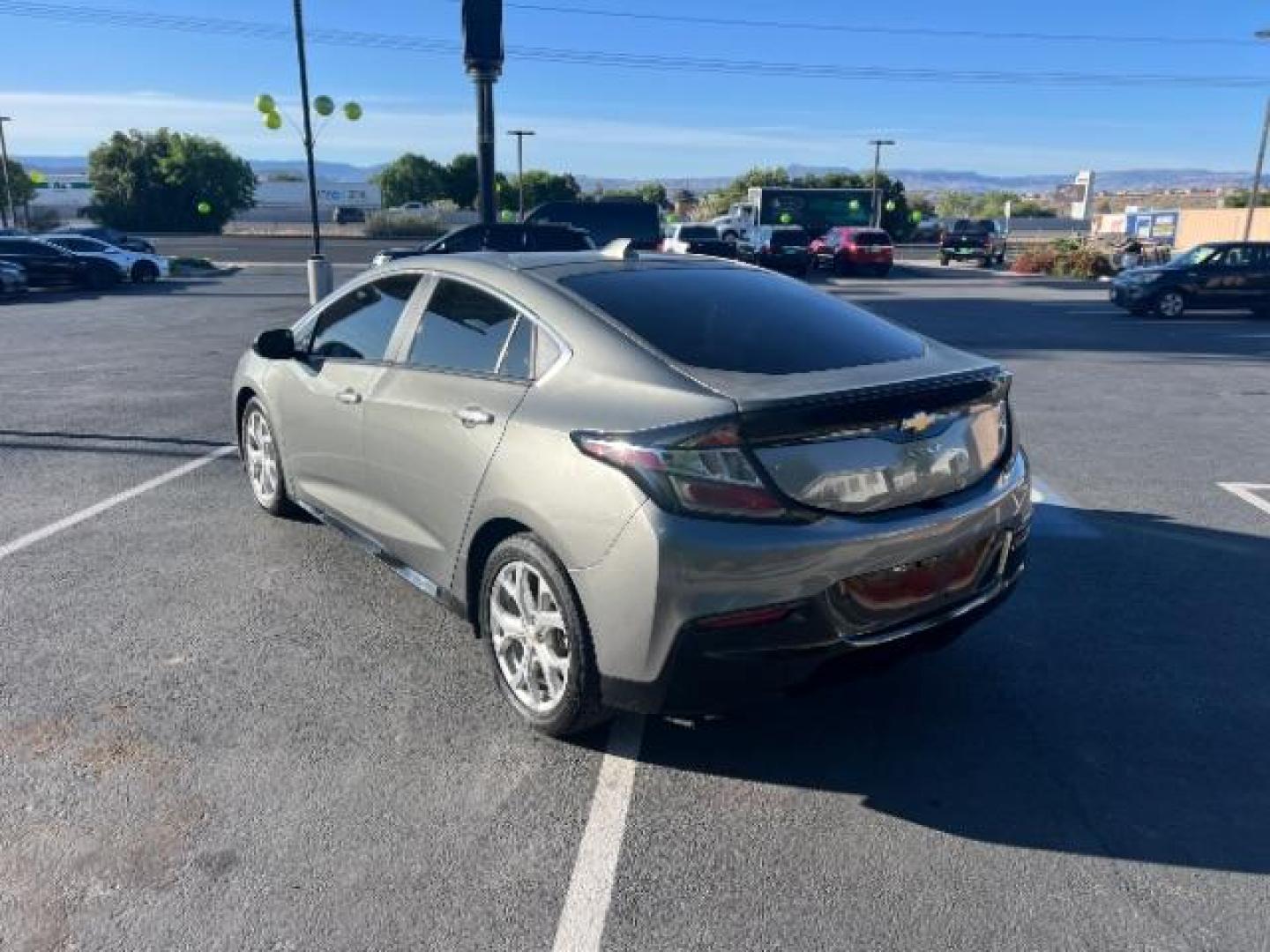 2017 Heather Gray Metallic /Jet Black/Jet Black Accents Chevrolet Volt Premier (1G1RD6S5XHU) with an Voltec 1.5L I-4 gasoline direct injection engine, Continuously Variable Transmission transmission, located at 1865 East Red Hills Pkwy, St. George, 84770, (435) 628-0023, 37.120850, -113.543640 - ***This vehicle qualifies for the EV/Hybrid tax rebate of up to $4,000*** We are setup with the IRS to receive direct payments within 72 hours. We file the rebate online with IRS and can credit it to your down payment, reduce the sales price OR give you cashback!! These cars will not last and can o - Photo#4
