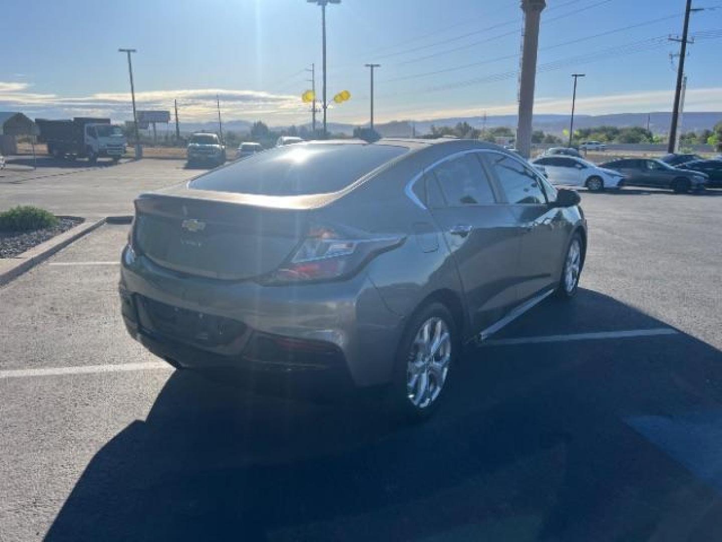 2017 Heather Gray Metallic /Jet Black/Jet Black Accents Chevrolet Volt Premier (1G1RD6S5XHU) with an Voltec 1.5L I-4 gasoline direct injection engine, Continuously Variable Transmission transmission, located at 1865 East Red Hills Pkwy, St. George, 84770, (435) 628-0023, 37.120850, -113.543640 - ***This vehicle qualifies for the EV/Hybrid tax rebate of up to $4,000*** We are setup with the IRS to receive direct payments within 72 hours. We file the rebate online with IRS and can credit it to your down payment, reduce the sales price OR give you cashback!! These cars will not last and can o - Photo#6