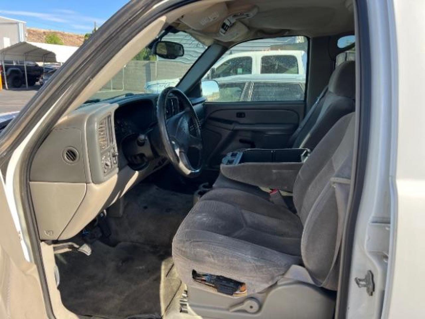 2004 Summit White /Tan/Neutral Chevrolet Tahoe LS (1GNEC13V44R) with an Vortec 4.8L V-8 regular unleaded engine, Automatic transmission, located at 1865 East Red Hills Pkwy, St. George, 84770, (435) 628-0023, 37.120850, -113.543640 - This vehicle is a Mechanic Special. This means it will need some love. Runs a drives fine but has body damage, leaks or other mechanical issues. It did NOT pass our 50 point inspection. Get a great deal on a less than perfect car. These cars do NOT qualify for our in house financing. Cash and carry, - Photo#8