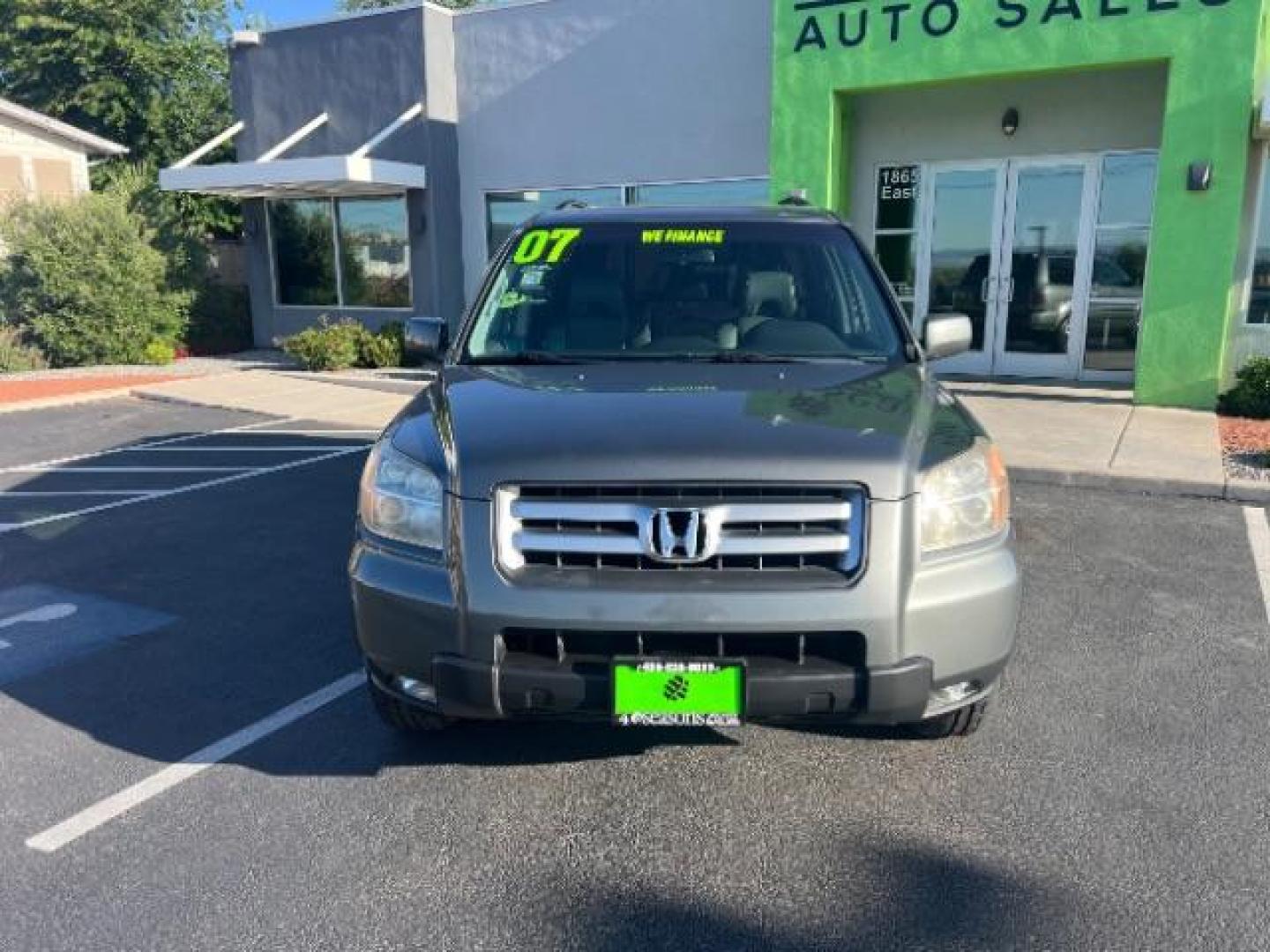 2007 Nimbus Gray Metallic /Gray Honda Pilot EX-L (5FNYF287X7B) with an 3.5L V-6 i-VTEC VCM variable valve control engine, Automatic transmission, located at 1865 East Red Hills Pkwy, St. George, 84770, (435) 628-0023, 37.120850, -113.543640 - We specialize in helping ALL people get the best financing available. No matter your credit score, good, bad or none we can get you an amazing rate. Had a bankruptcy, divorce, or repossessions? We give you the green light to get your credit back on the road. Low down and affordable payments that fit - Photo#1