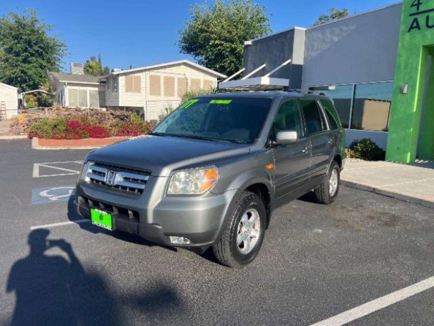 2007 Nimbus Gray Metallic /Gray Honda Pilot EX-L (5FNYF287X7B) with an 3.5L V-6 i-VTEC VCM variable valve control engine, Automatic transmission, located at 1865 East Red Hills Pkwy, St. George, 84770, (435) 628-0023, 37.120850, -113.543640 - We specialize in helping ALL people get the best financing available. No matter your credit score, good, bad or none we can get you an amazing rate. Had a bankruptcy, divorce, or repossessions? We give you the green light to get your credit back on the road. Low down and affordable payments that fit - Photo#2