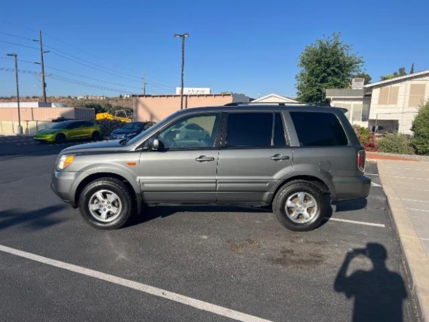 2007 Nimbus Gray Metallic /Gray Honda Pilot EX-L (5FNYF287X7B) with an 3.5L V-6 i-VTEC VCM variable valve control engine, Automatic transmission, located at 1865 East Red Hills Pkwy, St. George, 84770, (435) 628-0023, 37.120850, -113.543640 - We specialize in helping ALL people get the best financing available. No matter your credit score, good, bad or none we can get you an amazing rate. Had a bankruptcy, divorce, or repossessions? We give you the green light to get your credit back on the road. Low down and affordable payments that fit - Photo#3