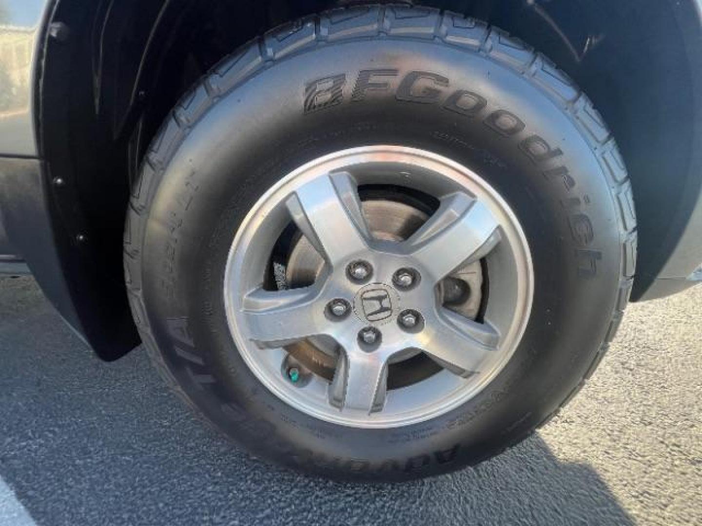 2007 Nimbus Gray Metallic /Gray Honda Pilot EX-L (5FNYF287X7B) with an 3.5L V-6 i-VTEC VCM variable valve control engine, Automatic transmission, located at 1865 East Red Hills Pkwy, St. George, 84770, (435) 628-0023, 37.120850, -113.543640 - We specialize in helping ALL people get the best financing available. No matter your credit score, good, bad or none we can get you an amazing rate. Had a bankruptcy, divorce, or repossessions? We give you the green light to get your credit back on the road. Low down and affordable payments that fit - Photo#8