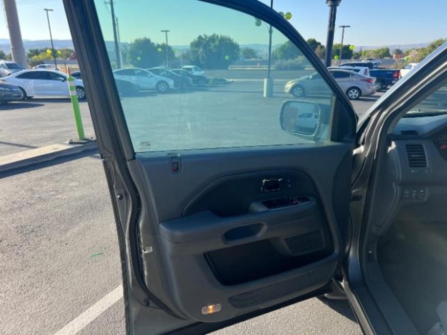 2007 Nimbus Gray Metallic /Gray Honda Pilot EX-L (5FNYF287X7B) with an 3.5L V-6 i-VTEC VCM variable valve control engine, Automatic transmission, located at 1865 East Red Hills Pkwy, St. George, 84770, (435) 628-0023, 37.120850, -113.543640 - We specialize in helping ALL people get the best financing available. No matter your credit score, good, bad or none we can get you an amazing rate. Had a bankruptcy, divorce, or repossessions? We give you the green light to get your credit back on the road. Low down and affordable payments that fit - Photo#12