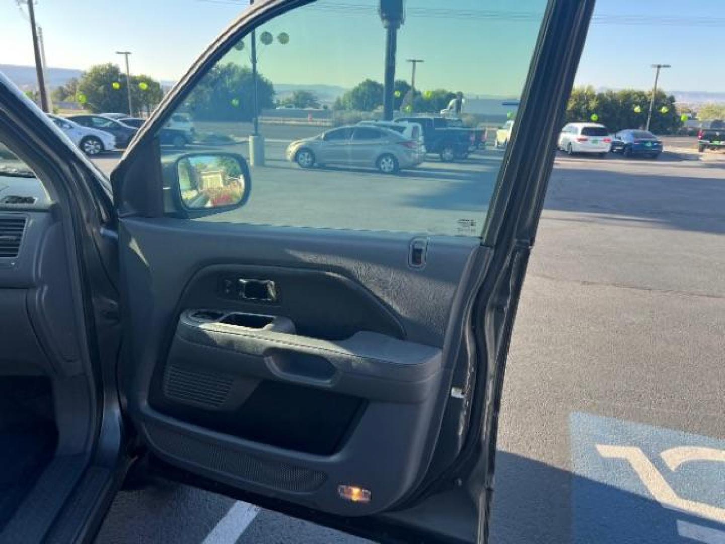 2007 Nimbus Gray Metallic /Gray Honda Pilot EX-L (5FNYF287X7B) with an 3.5L V-6 i-VTEC VCM variable valve control engine, Automatic transmission, located at 1865 East Red Hills Pkwy, St. George, 84770, (435) 628-0023, 37.120850, -113.543640 - We specialize in helping ALL people get the best financing available. No matter your credit score, good, bad or none we can get you an amazing rate. Had a bankruptcy, divorce, or repossessions? We give you the green light to get your credit back on the road. Low down and affordable payments that fit - Photo#31