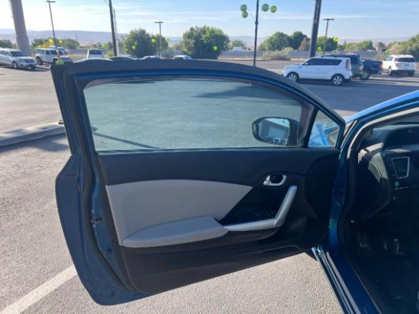2014 Dyno Blue Pearl /Black Honda Civic EX (2HGFG3B84EH) with an 1.8L I-4 i-VTEC variable valve control engine, Automatic transmission, located at 940 North Main Street, Cedar City, UT, 84720, (435) 628-0023, 37.692936, -113.061897 - We specialize in helping ALL people get the best financing available. No matter your credit score, good, bad or none we can get you an amazing rate. Had a bankruptcy, divorce, or repossessions? We give you the green light to get your credit back on the road. Low down and affordable payments that fit - Photo#12