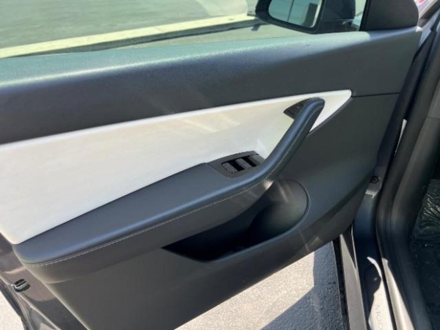 2020 Grey /White Tesla Model Y Performance Dual Motor All-Wheel Drive (5YJYGDEF3LF) with an ELECTRIC engine, Continuously Variable Transmission transmission, located at 1865 East Red Hills Pkwy, St. George, 84770, (435) 628-0023, 37.120850, -113.543640 - ****Price includes $4k IRS EV REBATE**** We are setup with IRS to file the rebate directly and take credit off the price of car. Check with IRS EV website to be sure you qualify. Congress has threatened to end rebate so ACT FAST! 85% Battery Life. Gets 260 miles on full charge. Full battery and - Photo#13