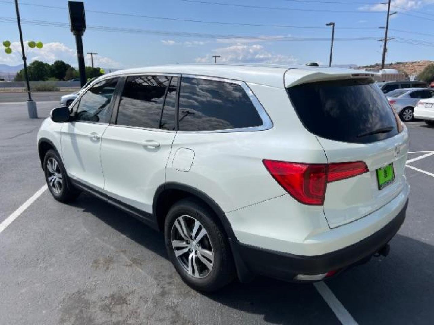 2017 White Diamond Pearl /Black Honda Pilot EX (5FNYF5H3XHB) with an 3.5L V-6 gasoline direct injection engine, Automatic transmission, located at 1865 East Red Hills Pkwy, St. George, 84770, (435) 628-0023, 37.120850, -113.543640 - We specialize in helping ALL people get the best financing available. No matter your credit score, good, bad or none we can get you an amazing rate. Had a bankruptcy, divorce, or repossessions? We give you the green light to get your credit back on the road. Low down and affordable payments that fit - Photo#4